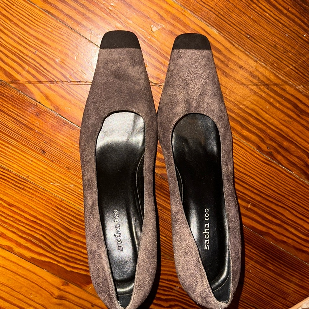 Cap-toe black  suede and gray;black suede on heel.  Women’s size 8. 3 in heel